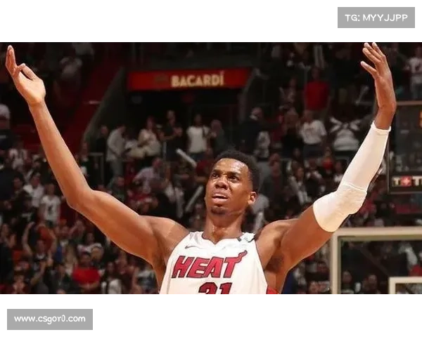 怀特塞德诠释内线统治力，两战广东砍40分31篮板。